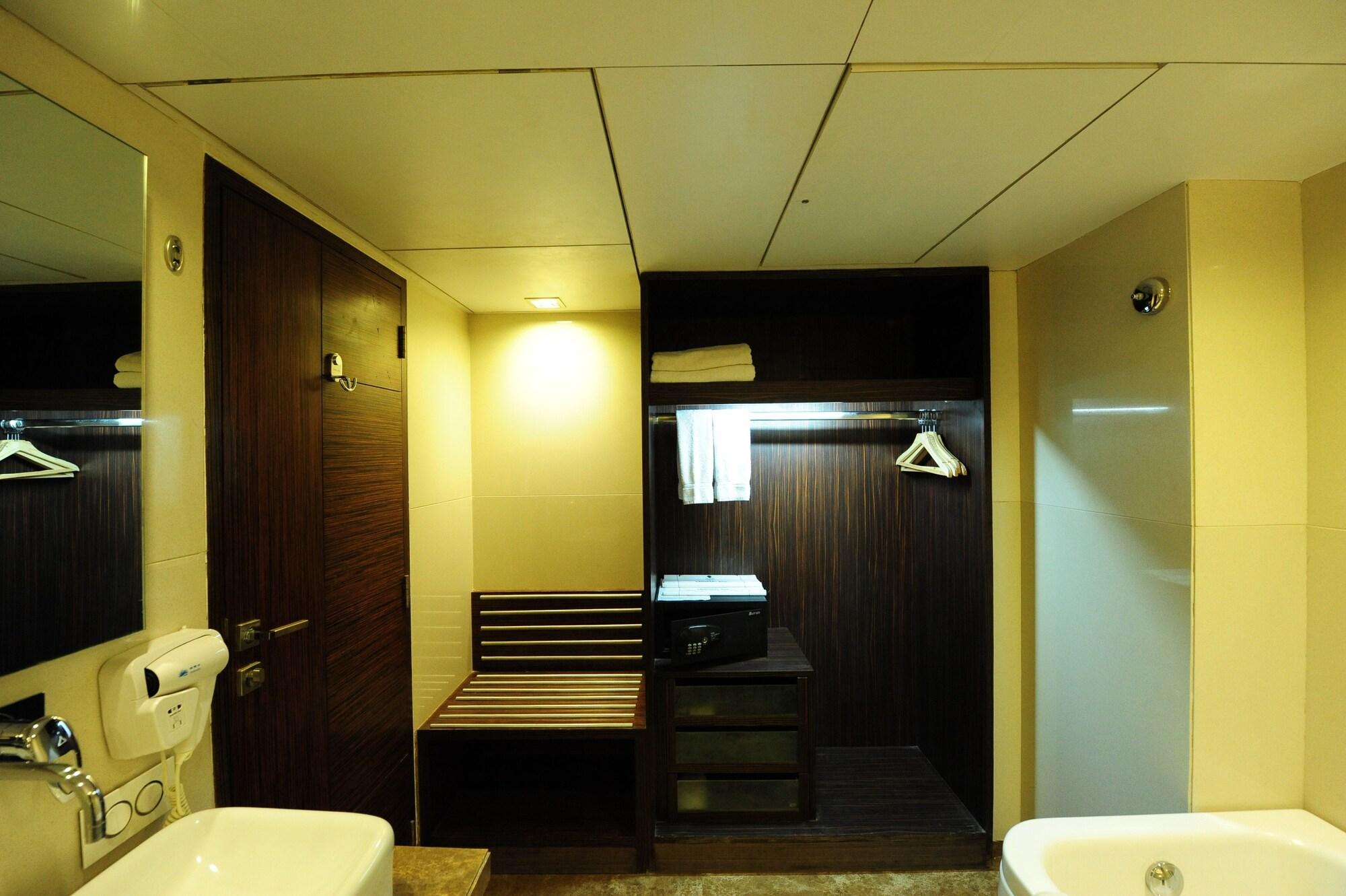 Hotel Suba Star Ahmedabad Exterior foto