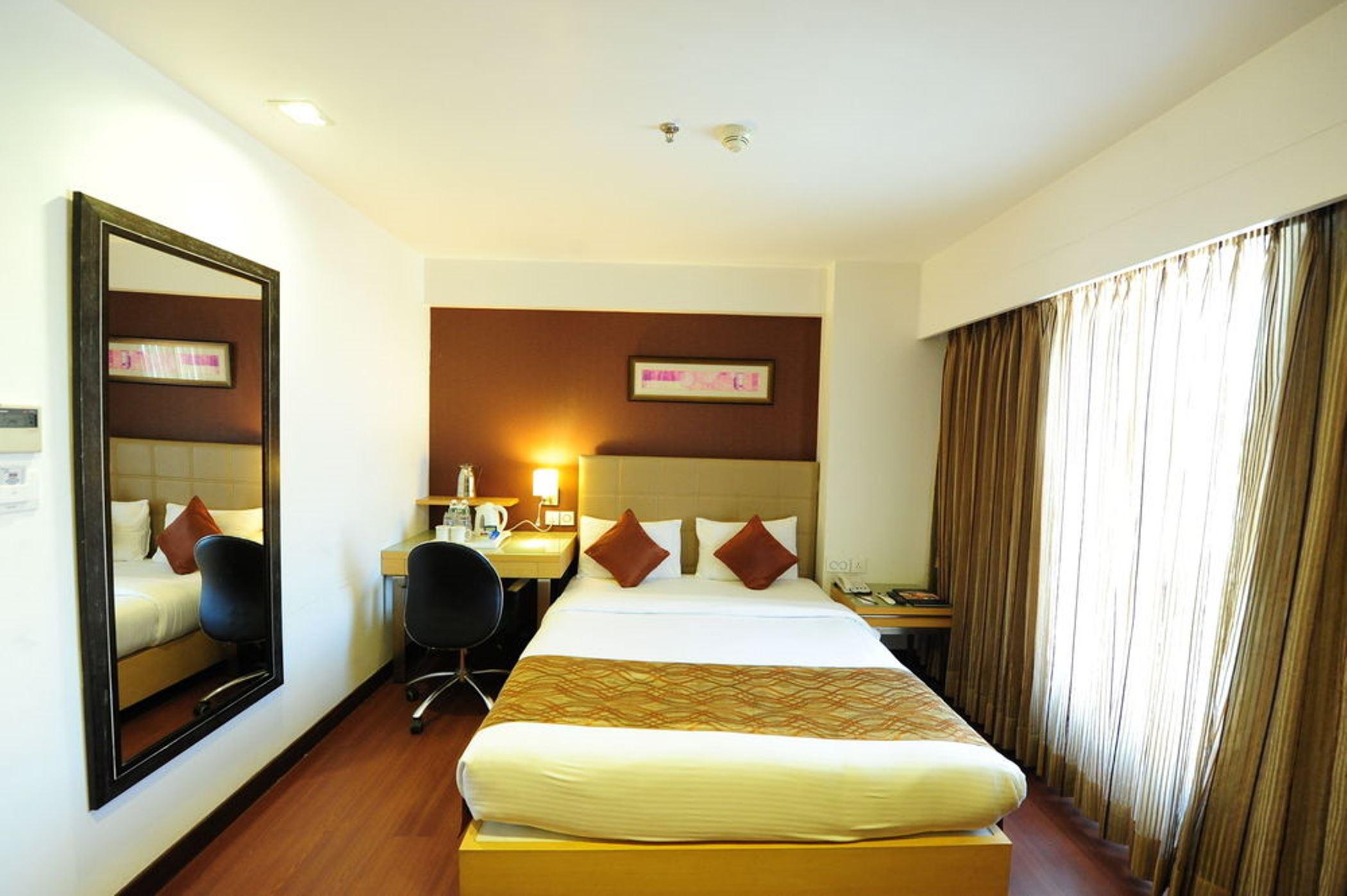 Hotel Suba Star Ahmedabad Exterior foto