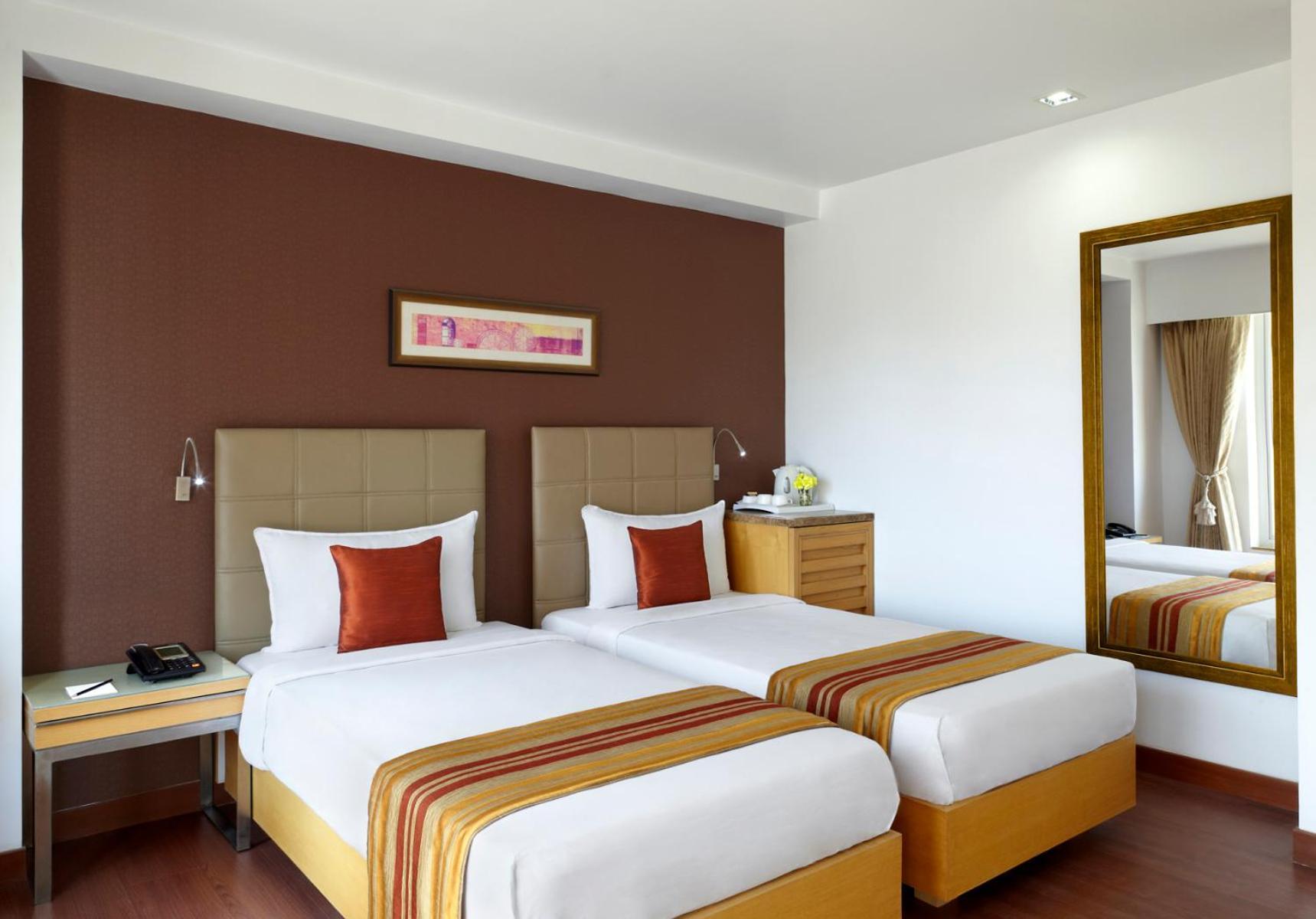 Hotel Suba Star Ahmedabad Exterior foto