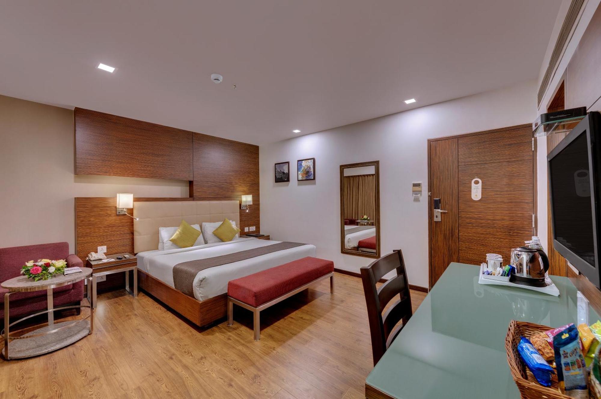 Hotel Suba Star Ahmedabad Exterior foto