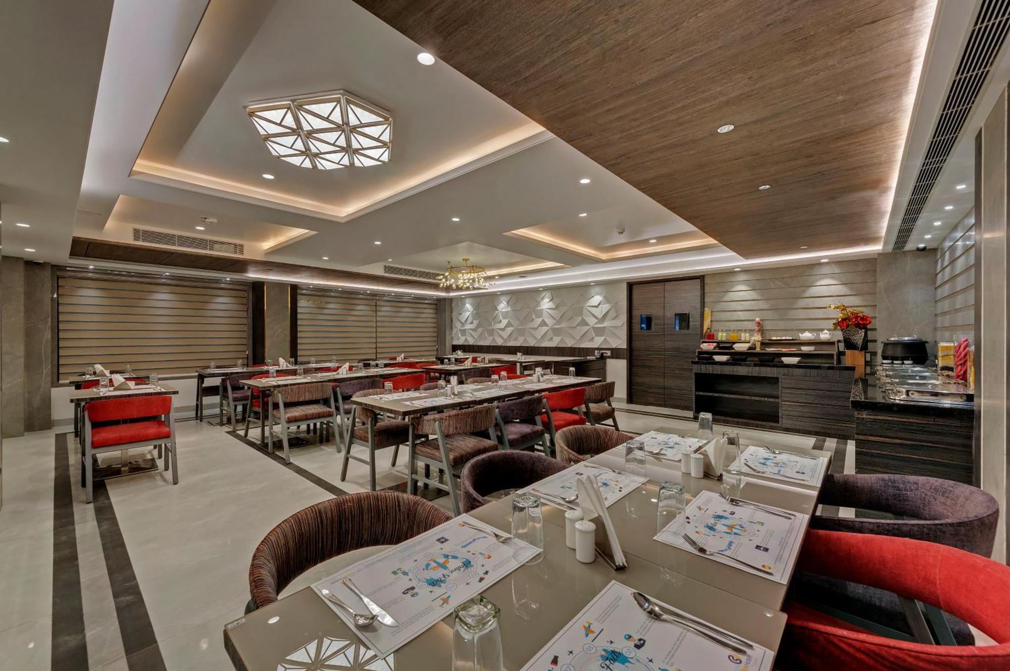 Hotel Suba Star Ahmedabad Exterior foto
