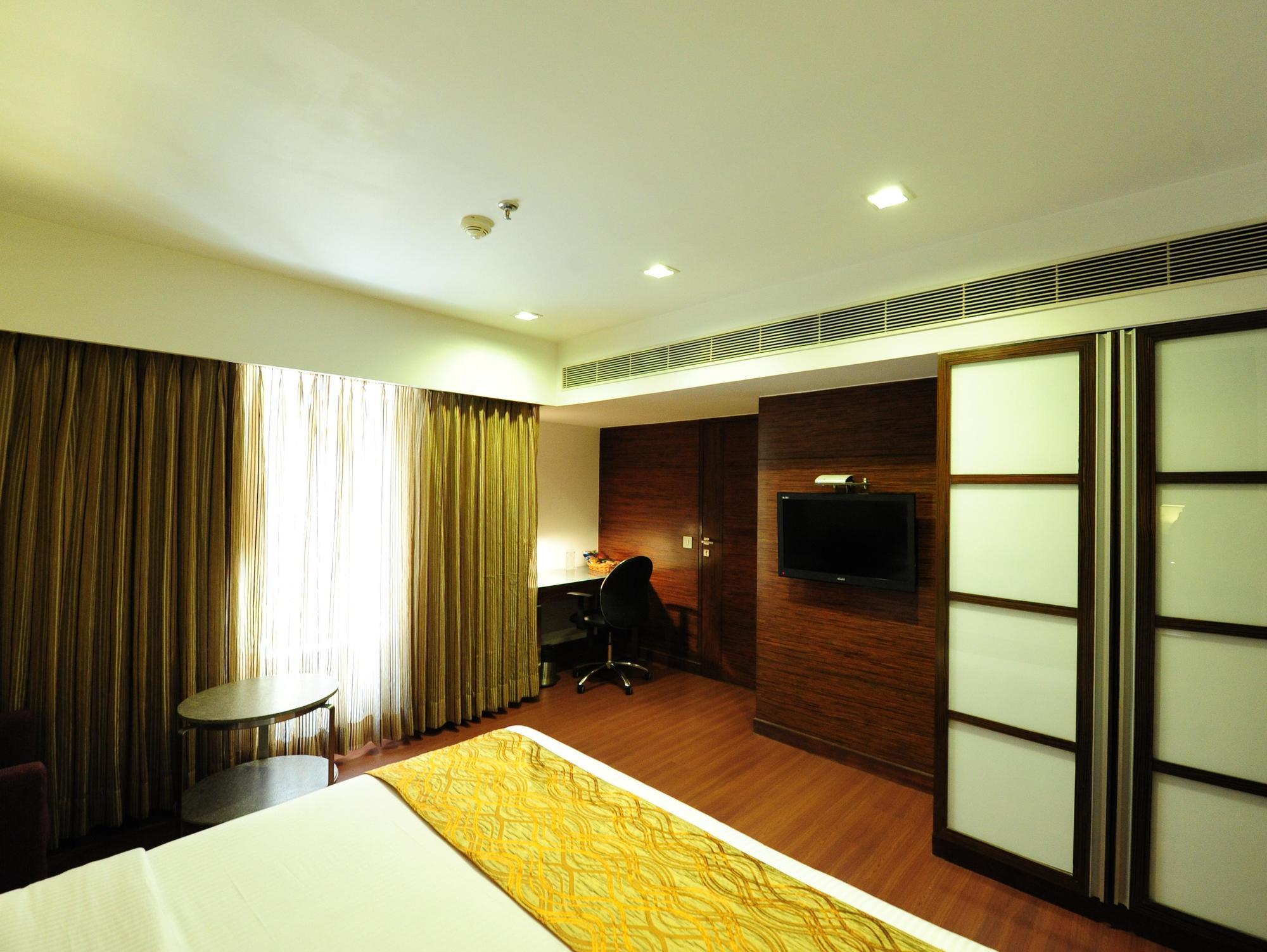 Hotel Suba Star Ahmedabad Exterior foto