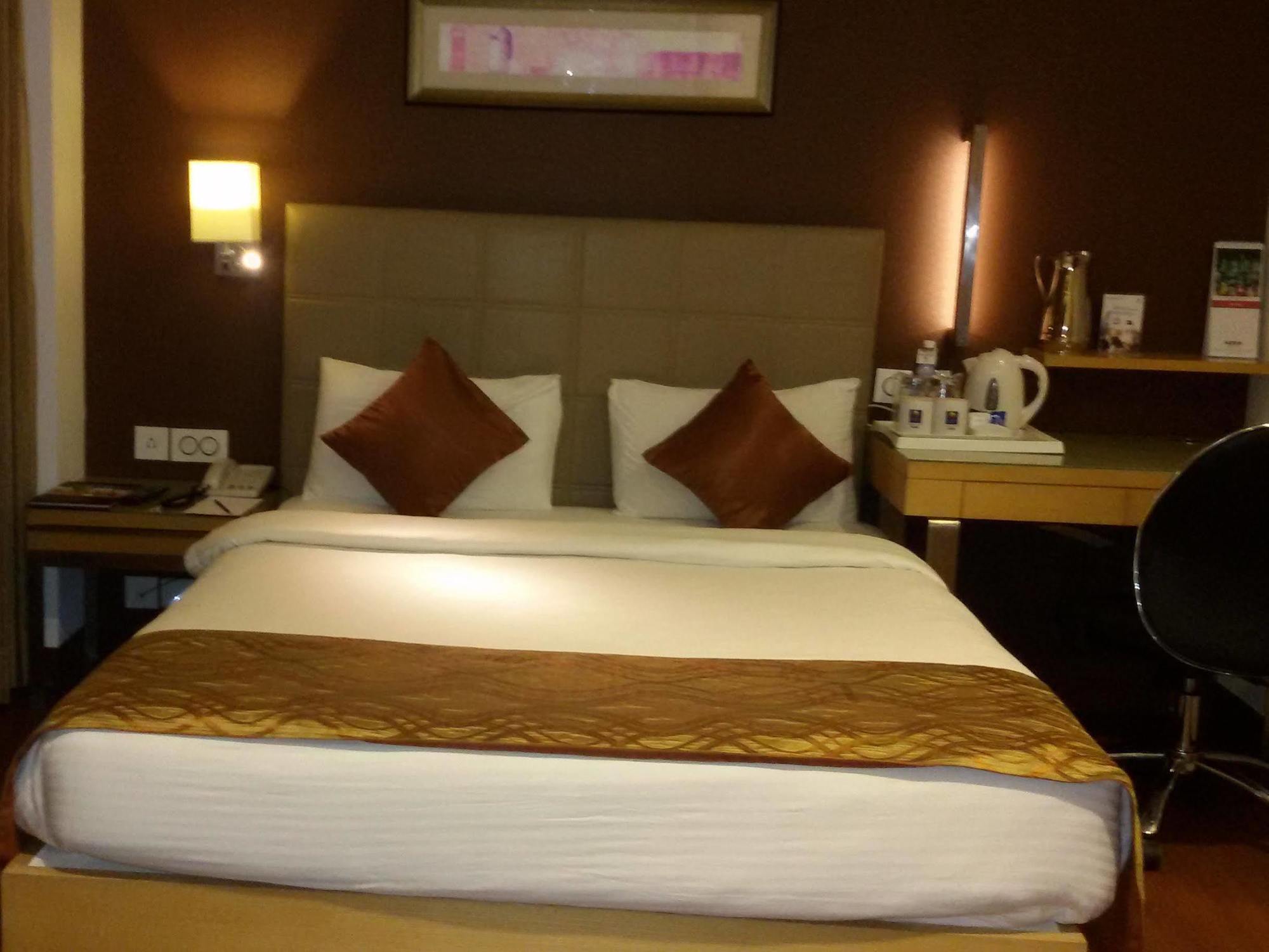 Hotel Suba Star Ahmedabad Exterior foto